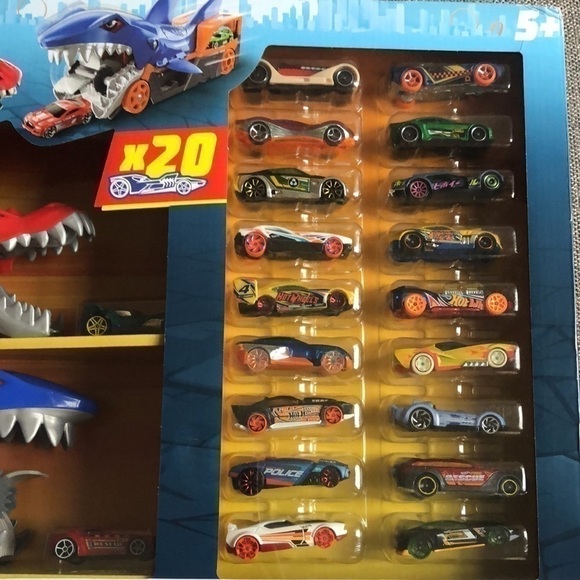 HOT Wheels Battling Creature Transports Dragon Launch Shark Chomp Transporter - Picture 2 of 14